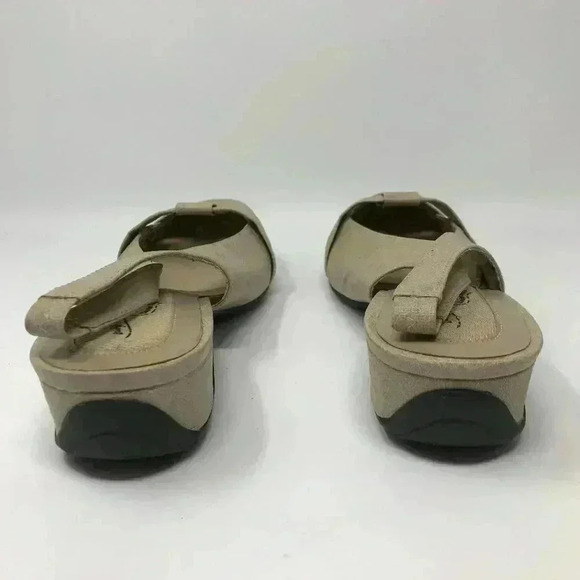 Easy Street Tan Heel Strap 11ww Floral Sandal - Picture 3 of 9